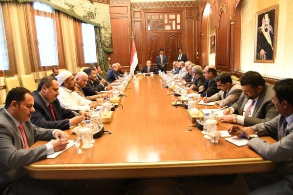 الرئيس هادي يلتقي ممثلي التحالف الوطني للأحزاب السياسية