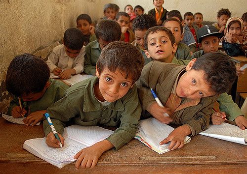 المدارس في زمن الحوثي.. طائفية إيرانية ومراكز للتحشيد والتحريض على الكراهية