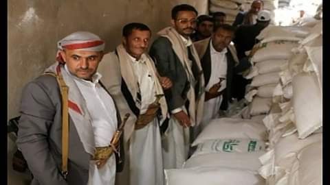 لصوصية الحوثيين تدفع "الغذاء العالمي" لتقليص مساعداته إلى النصف في مناطقهم