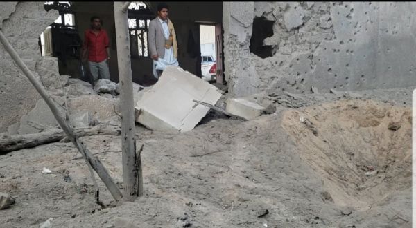استشهاد مواطن وجرح آخرين بقصف حوثي على مدينة مأرب
