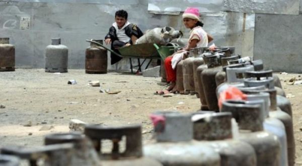 أزمة الغاز المفتعلة تضاعف معاناة سكان العاصمة صنعاء