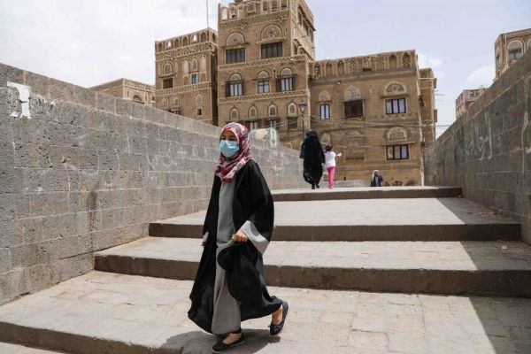 أطباء صنعاء يحذرون ميليشيا الحوثي من عواقب تسترها على تفشي وباء كورونا