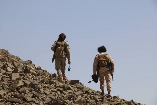 الجيش يكبد المتمردين خسائر فادحة في مواجهات شرق صنعاء