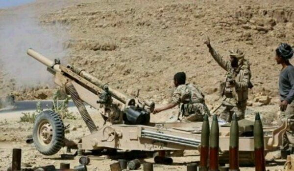 قتلى وجرحى حوثيين وتدمير آليات بقصف مدفعي لقوات الجيش شرق صنعاء