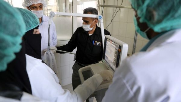 الأطباء والصيادلة تستنكر إعتداءات الحوثيين على "الجيش الأبيض" في مستشفيات صنعاء