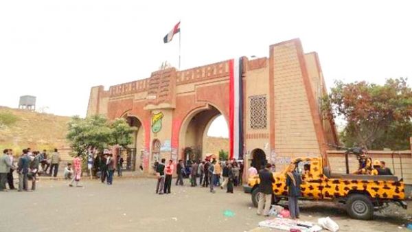 مليشيات الحوثي تحتجز طالبات في سكن جامعة صنعاء وتسيء معاملتهن