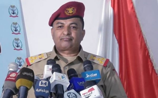 دعا إلى تأمين الأسرى.. ناطق الجيش يدين جريمة إعدام الحوثيين للجندي "الطاهري"  
