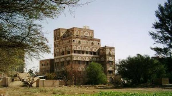 مليشيات الحوثي تحوّل باحات أحد القصور التاريخية بصنعاء الى مقبرة لقتلاها