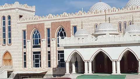 مسجد السنة بسعوان (صلاة جمعة) وسط الفوضى.. تطويق أمني وانتشار لعناصر المليشيا الحوثية