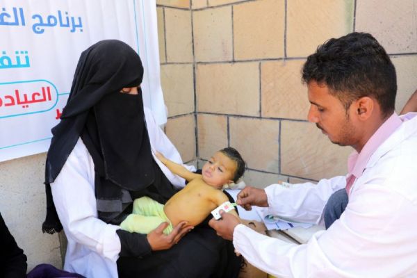 أكثر من نصف مليون مستفيد..  (CSSW) و(WFP) يحاربان سوء تغذية الأطفال والنساء في 21 مديرية يمنية