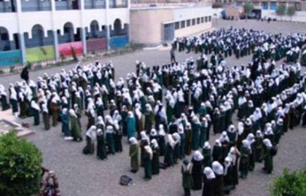 بهدف الإثراء وتكريس المناهج الطائفية.. مليشيات الحوثي تتوجه نحو خصخصة مدارس حكومية بصنعاء