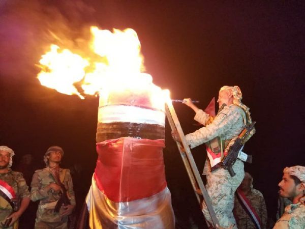 قائد المنطقة العسكرية السابعة يوقد شعلة الثورة في جبال صنعاء