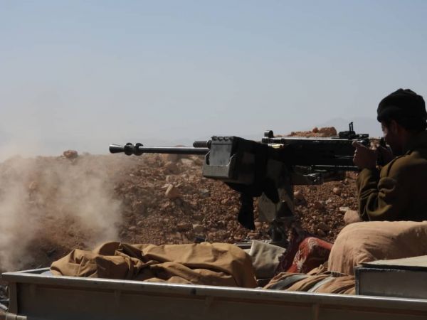 مصرع ما لا يقل عن 100 مسلح حوثي غرب مأرب والجيش يحرر مواقع جديدة