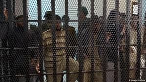 مركز حقوقي يندد بإحالة مليشيات الحوثي 46 مختطفاً لمحاكمات غير قانونية بصنعاء