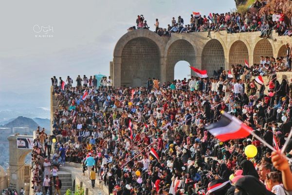 في ذكراها العاشرة.. ثوار فبراير من الساحات السلمية الى الكفاح المسلح ضد أحفاد الإمامة   