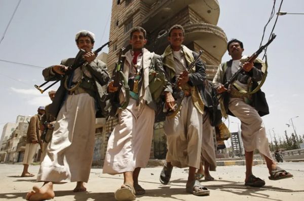 "الحوثية" تكثف عمليات الحجز التعسفي على منازل معارضين بصنعاء