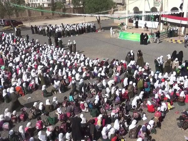 "توقفوا عن نهب مرتباتنا".. معلمو صنعاء ينتفضون بوجه "مشاط" الحوثي وسط غليان ودعوات للإضراب