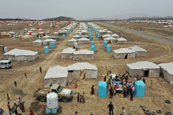 أضرار بشرية ومادية جراء قصف مليشيا الحوثي 3 مخيمات نزوح في مأرب