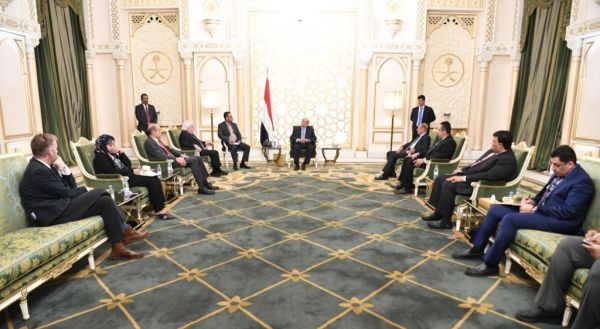 الرئيس هادي: الشعب اليمني لن يقبل باستنساخ التجربة الإيرانية وعودة الإمامة البائدة