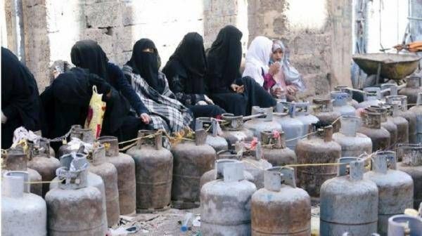 مليشيا الحوثي تُقر جرعة سعرية في مادة الغاز المنزلي بعد أيام من افتعالها للأزمة