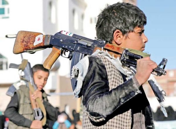 خطر متصاعد على شباب اليمن.. كيف حولت "ثقافية" الحوثي  "الاختبارات" إلى موسم للتجنيد والاستقطاب..؟