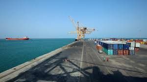 الحكومة: ميناء الحديدة استقبل 12 سفينة وقود خلال أبريل الماضي