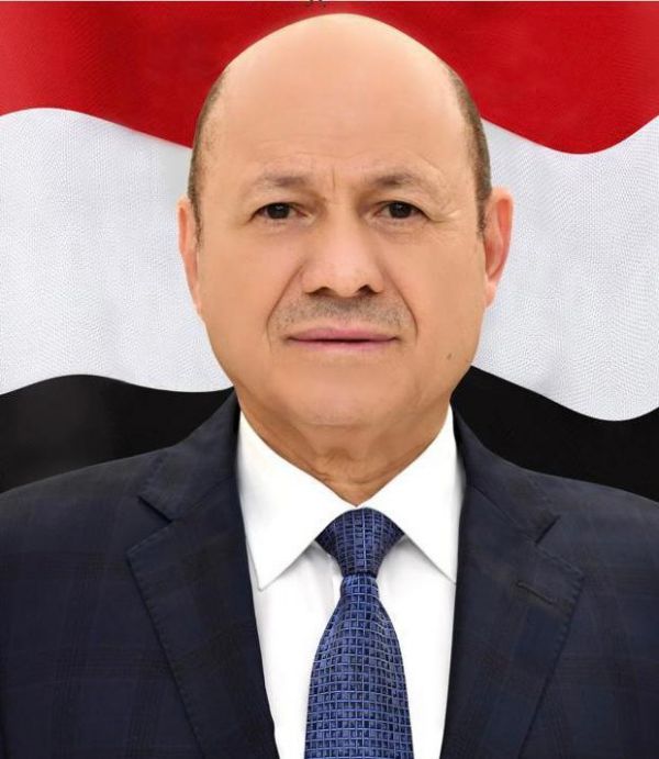 رئيس مجلس القيادة يطالب بضغط دولي على مليشيا الحوثي بفتح معابر تعز