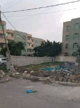 متنفذون حوثيون ينهبون أرضية خاصة بـ"بنك سبأ الإسلامي" في صنعاء