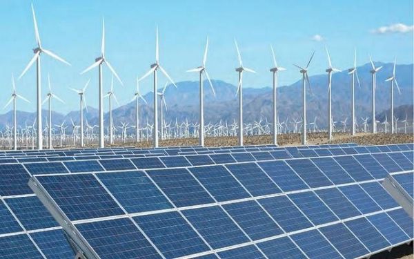 السعودية تطرح خمسة مشروعات جديدة لإنتاج الكهرباء باستخدام الطاقة المتجددة