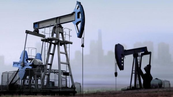 النفط يهبط أكثر من دولارين في ظل المخاوف بشأن الطلب