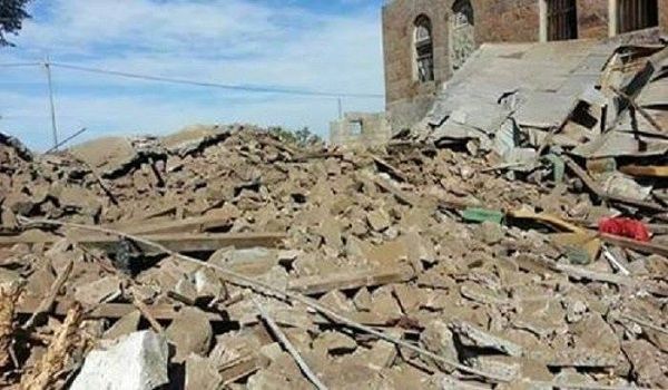 مليشيا الحوثي الإرهابية تُفجّر منزل مواطن في "الشقب" جنوبي تعز