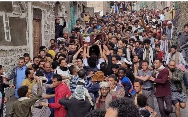 تشييع جثمان ناشط في "إب" يتحول إلى مظاهرة غاضبة ضد "الحوثي"