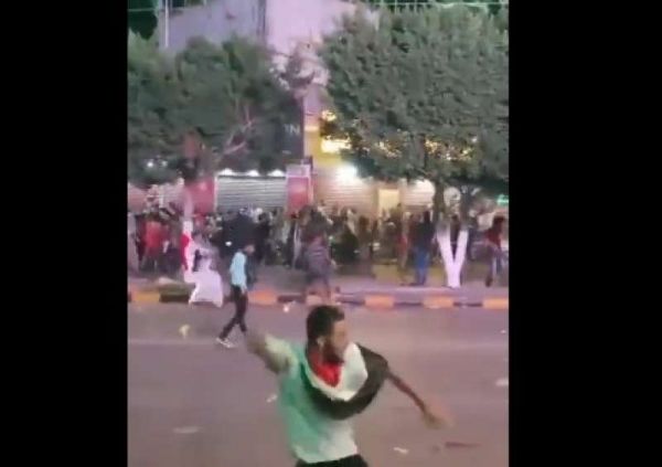 صنعاء.. حملة استدعاءات حوثية لـ "آباء" المشاركين في احتفالات ثورة "سبتمبر"