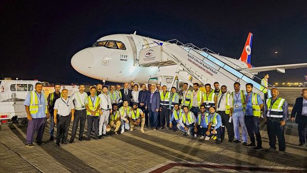 الخطوط اليمنية تستقبل طائرة "حمير" في مطار عدن