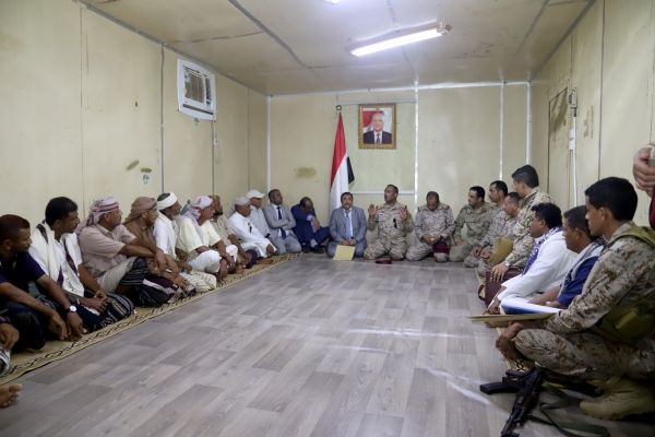 رئيس الأركان من "حجة" يشدد على توحيد الجهود في مواجهة الحوثي