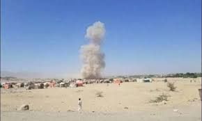 مسؤول حكومي يدين استهداف الحوثي مخيمات النازحين شمالي مأرب