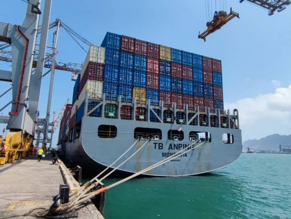 تدشين خط الملاحة الصيني الجديد الى ميناء عدن