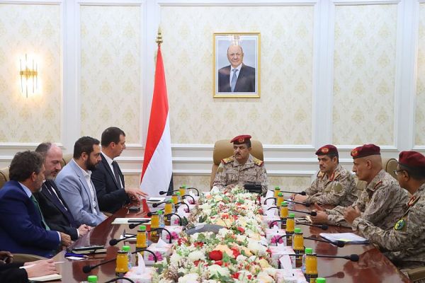 الفريق الداعري: لن يتحقق السلام الا بوقف تهريب الاسلحة الإيرانية الى تنظيم الحوثي الإرهابي