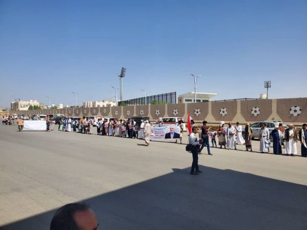 وقفة احتجاجية لأبناء" "ذمار والبيضاء" في "مأرب" للمطالبة بالإفراج الفوري عن السياسي محمد قحطان