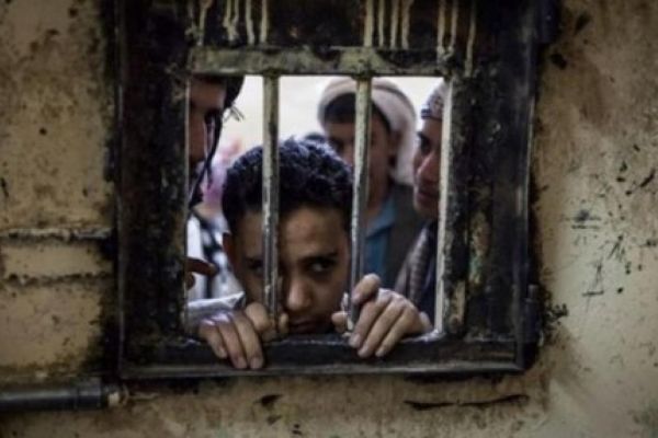 الفريق الحكومي يدعو مليشيا الحوثي للكشف عن مصير المغيبين في سجونها