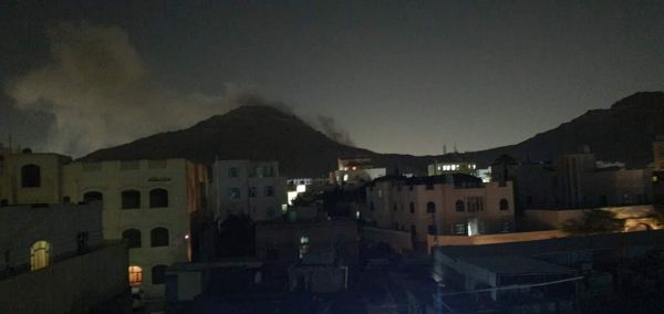 غارات عنيفة تستهدف مواقع عسكرية للحوثيين في صنعاء