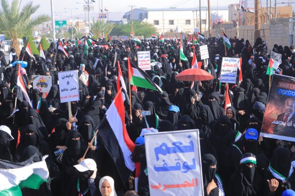 مأرب ..وقفة لنساء اليمن تندد باستمرار حرب الإبادة الإسرائيلية على غزة