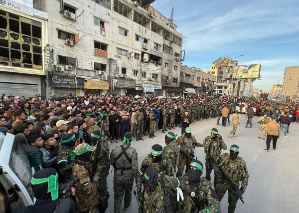 حماس تؤكد: السبت القادم موعد الدفعة الثانية لتبادل الأسرى مع الاحتلال