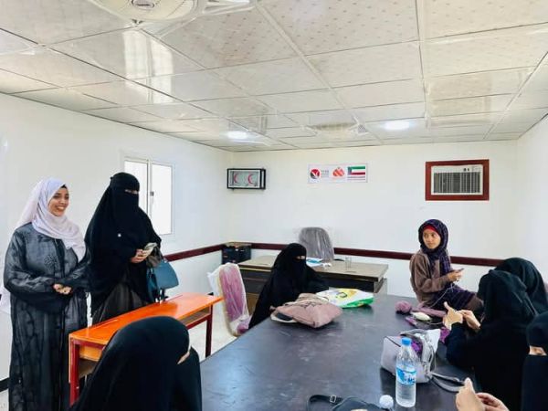 وكيلة الشباب والرياضة تتفقد مراكز الفتيات الصيفية في مأرب