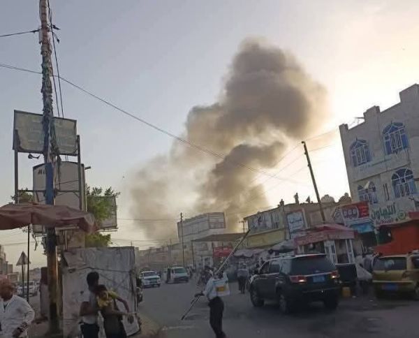 بعد أسبوع من مذبحة صرف بصنعاء.. انفجار مخزن أسلحة في تعز يخلف عدداً من القتلى والجرحى بينهم أطفال
