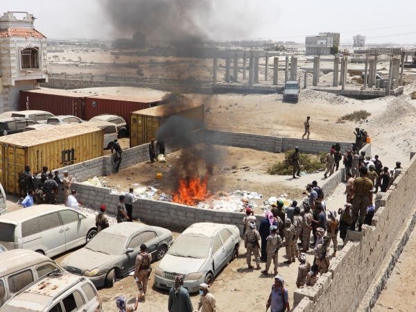 النيابة الجزائية في عدن تتلف أكثر من نصف طن من المواد المخدرة