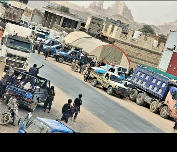 صنعاء.. توتر إثر حملة للحوثيين تطوّق اعتصام المتضررين من جبايات "الجمل" على مادة "النيس"