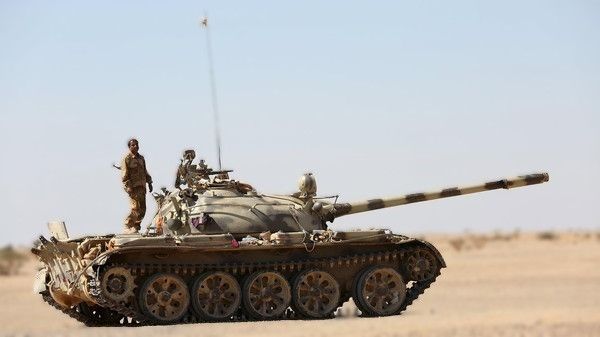 الجيش يتصدى لهجوم حوثي واسع في جبهة علب ويكبّد المليشيا خسائر فادحة