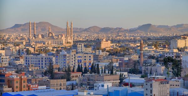 صنعاء.. مليشيا الحوثي تستولي على جامع الفتح في السبعين وتُعيِّن أحد عناصرها قيمًا عليه