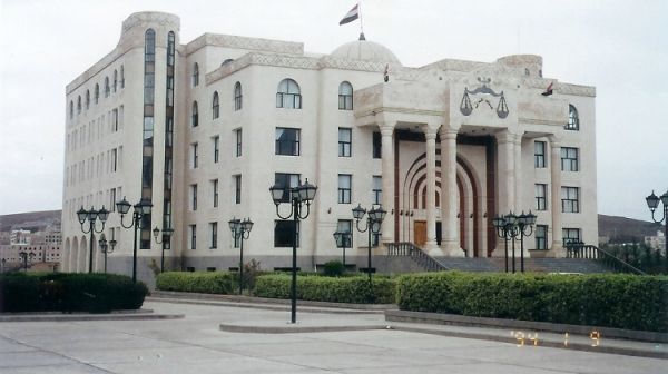 النائب العام الحوثي يُطلق سراح عصابة استولت على بضاعة لتاجر بقيمة 400 ألف دولار